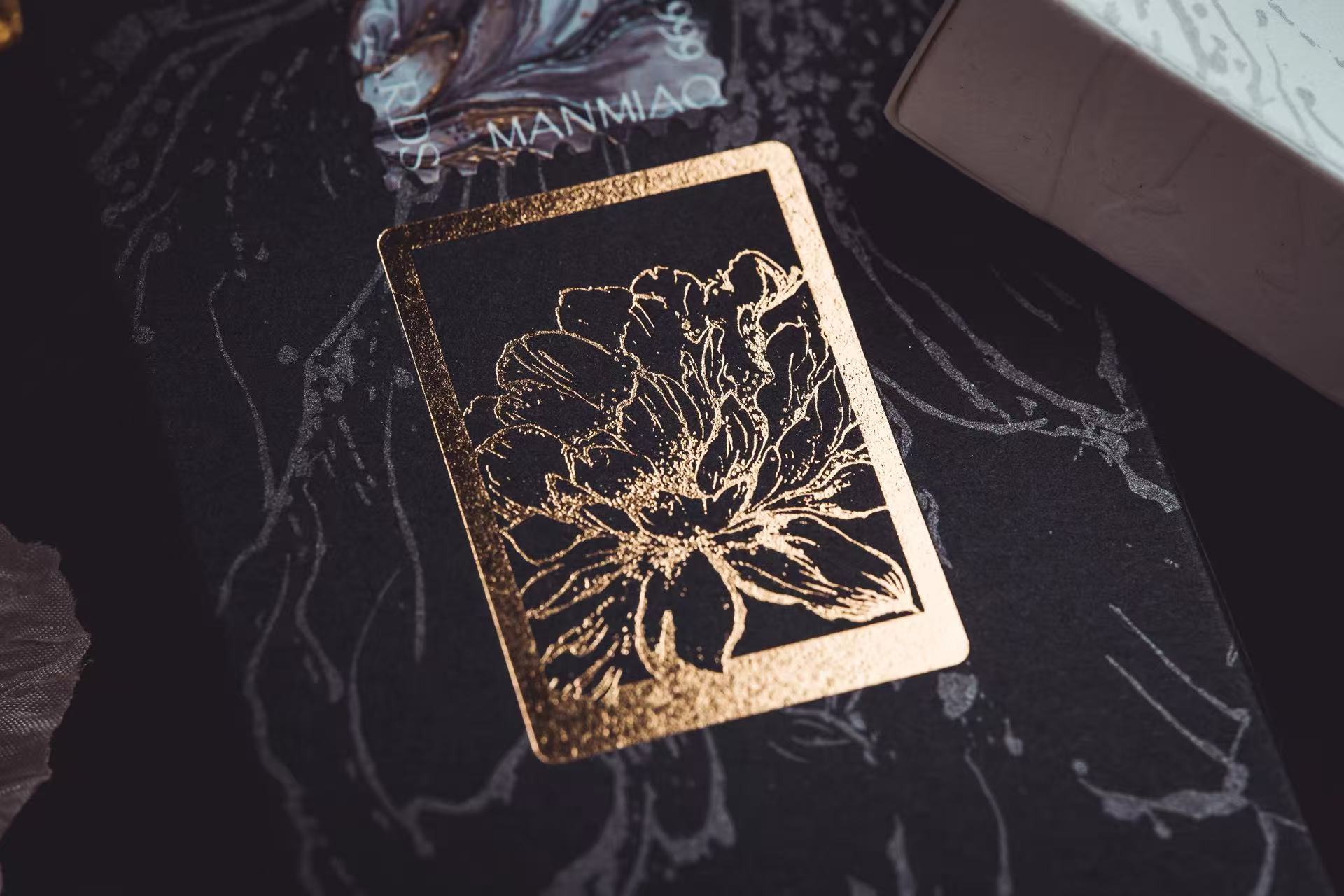 MANMIAO - Nameless Flower – Where Curves Become Art