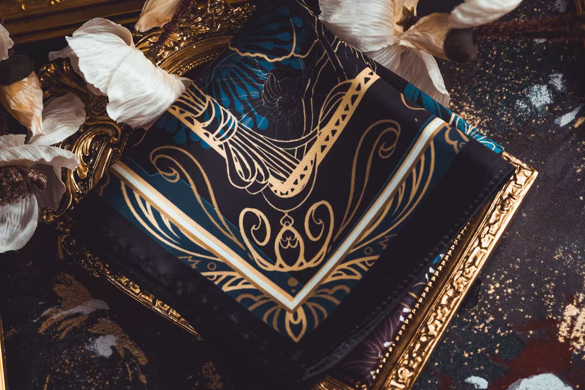 MANMIAO - Nameless Flower – Where Curves Become Art